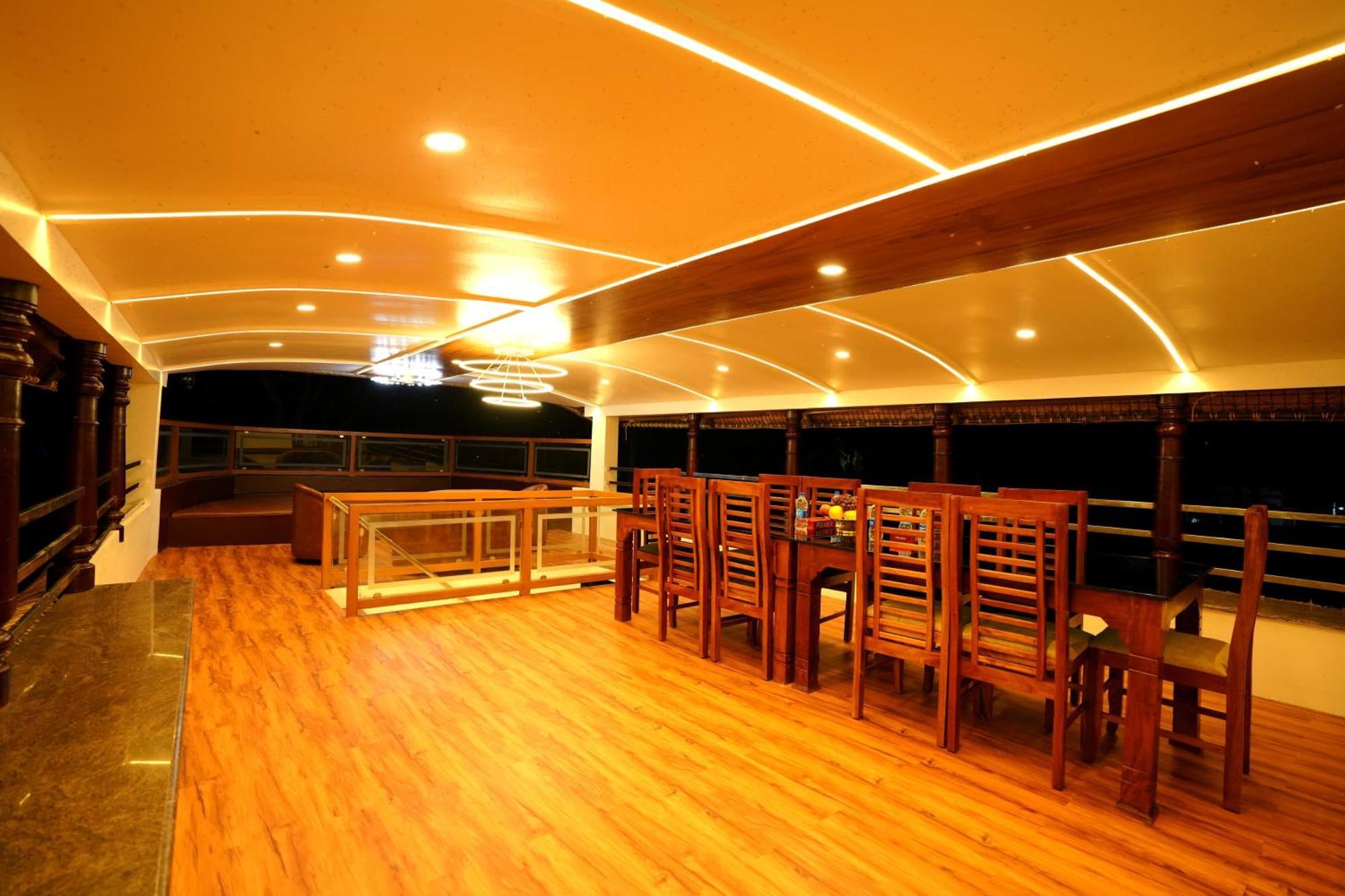 Indraprasthamlakecruise Alappuzha 外观 照片